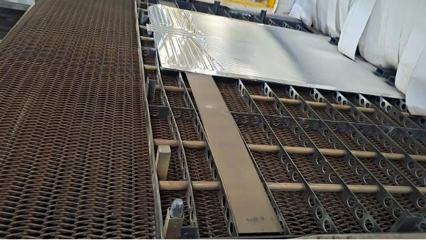 什么工艺的金属网带适合铝钎焊网带炉呢？